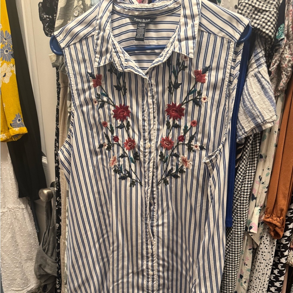 Striped Sleeveless Shirt with Floral Embroidery